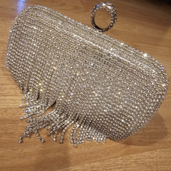 Clutch - Picture 2 of 8